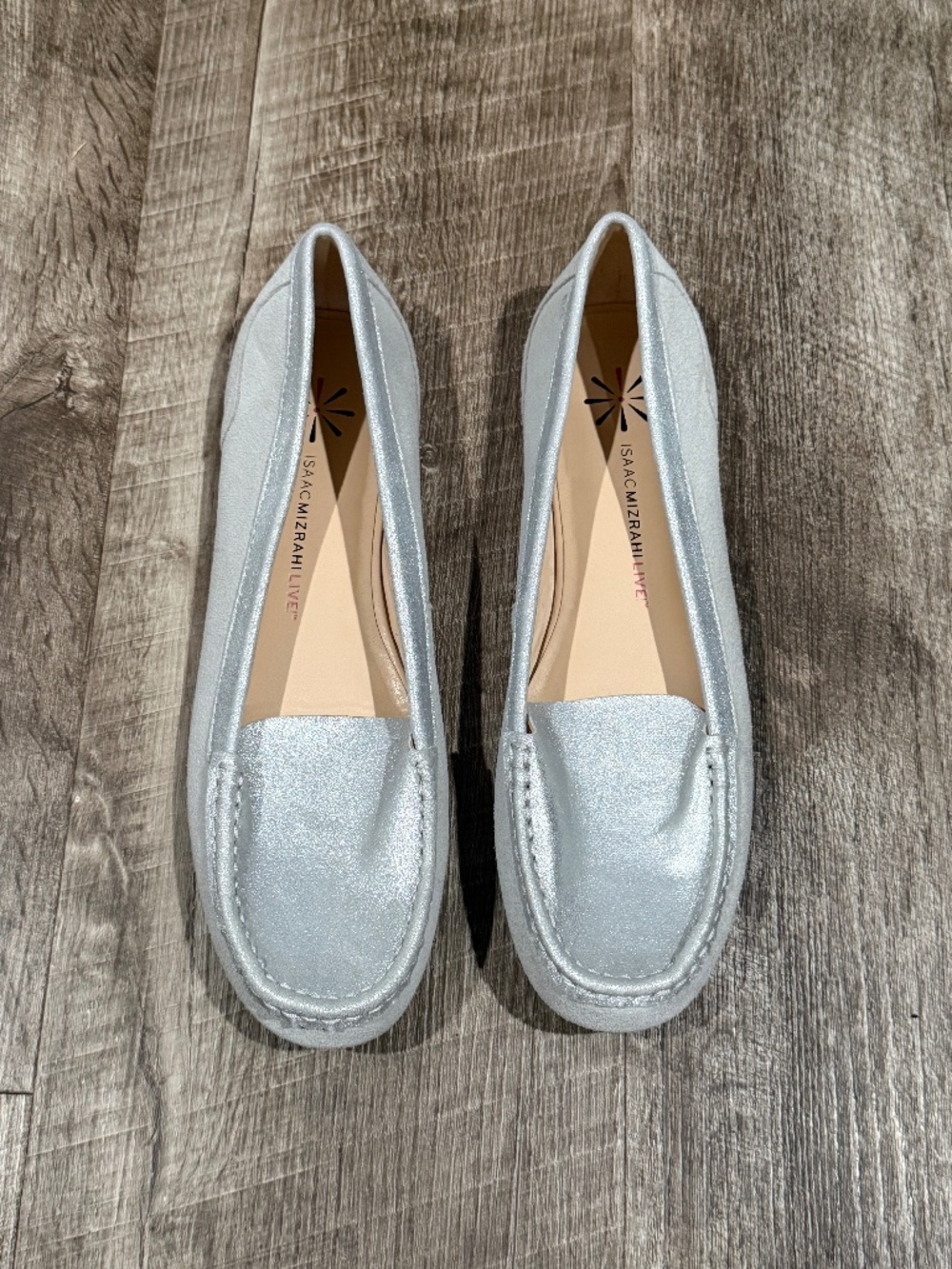 Isaac Mizrahi Zoe Silver Leather & Metallic Driving Moccasin 9.5M Euc